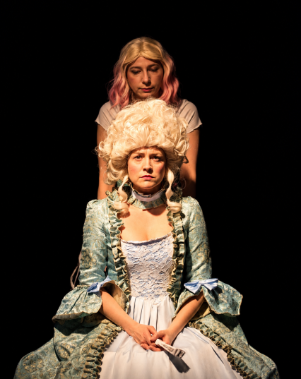 #Marie-Antoinette_photo_4